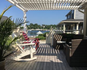 Oceanside Retreat Hubbards Nova Scotia - Hubbards - Patio