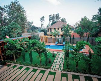 Nguchiro Palace - Moshi - Pool