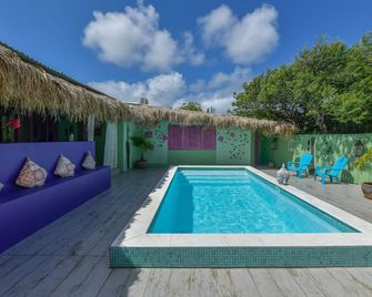 Mammaloe - Santa Cruz - Pool