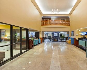 Holiday Inn Express & Suites Canton By IHG - Canton - Lobby