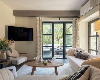 Le Vallon de Valrugues Hotel Spa & Villas - Saint-Rémy-de-Provence - Living room