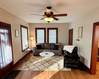 Centerally Located Apartment in Moundsville - Moundsville