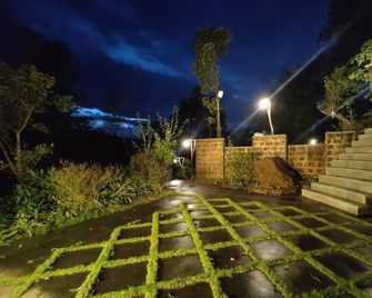 Vigok Estate, Coorg - מדיקרי - לובי