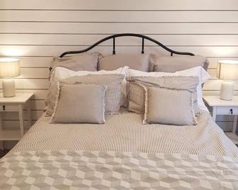 Pristine Carlingford Mountain Retreat and Getaway - Dundalk - Bedroom