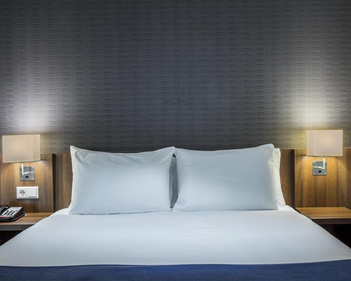 Holiday Inn Express Amsterdam Sloterdijk Station Amsterdam Netherlands Compare Deals