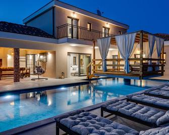 Villa Alba Zadarvillas - Biograd na Moru - Basen