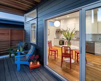 Lower West Side Style & Quality 1br - Santa Cruz - Balcony