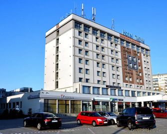 B&b Hotel Tychy - Tychy - Building