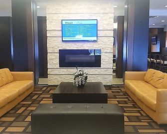 Days Inn and Suites Winnipeg Airport, Manitoba - Winnipeg - Living room