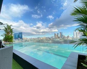 Jade Hotel & Suites - Manila - Basen