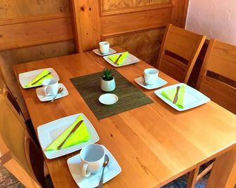 Hotel Cocco Bello in Der Villa Foret - Grünbühl - Essbereich