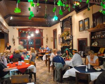 Mickey Bourke's Koroit Hotel - Koroit - Restaurant