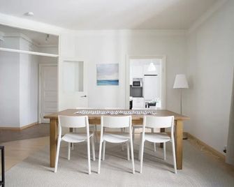 2ndhomes 2BR apartment by the Esplanade Park - Helsinki - Essbereich
