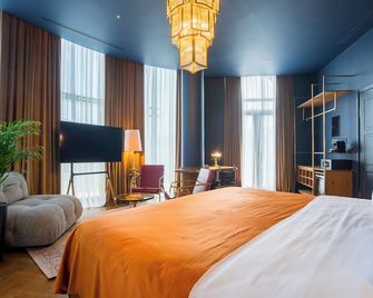 Zorba&Bond Hotel on the 8th - Tbilisi - Bedroom