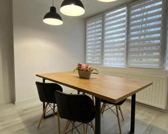 Rozalia Apartman - Odorheiu Secuiesc - Sală de mese