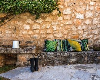 Romantic Cottage at the Castle - Zovencedo - Patio