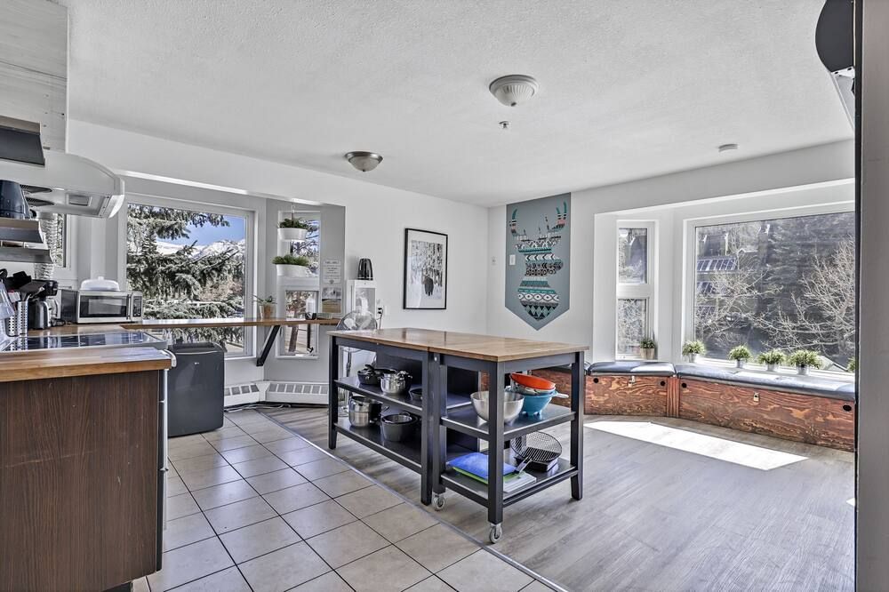 ساميسون بانف - هوستل