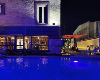 Catherine Villa - Lagos - Pool