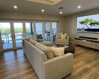 Remodeled Waterfront Villa in Ocean Reef, Newly Remodeled Ocean Reef Villa - North Key Largo - Living room