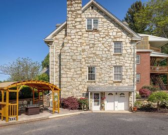 Quakertown Vacation Rental Close to Hiking Trails - Quakertown - Будівля