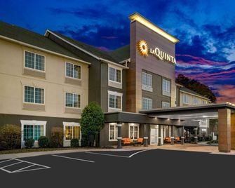 La Quinta Inn & Suites by Wyndham Cookeville - Cookeville - Bygning