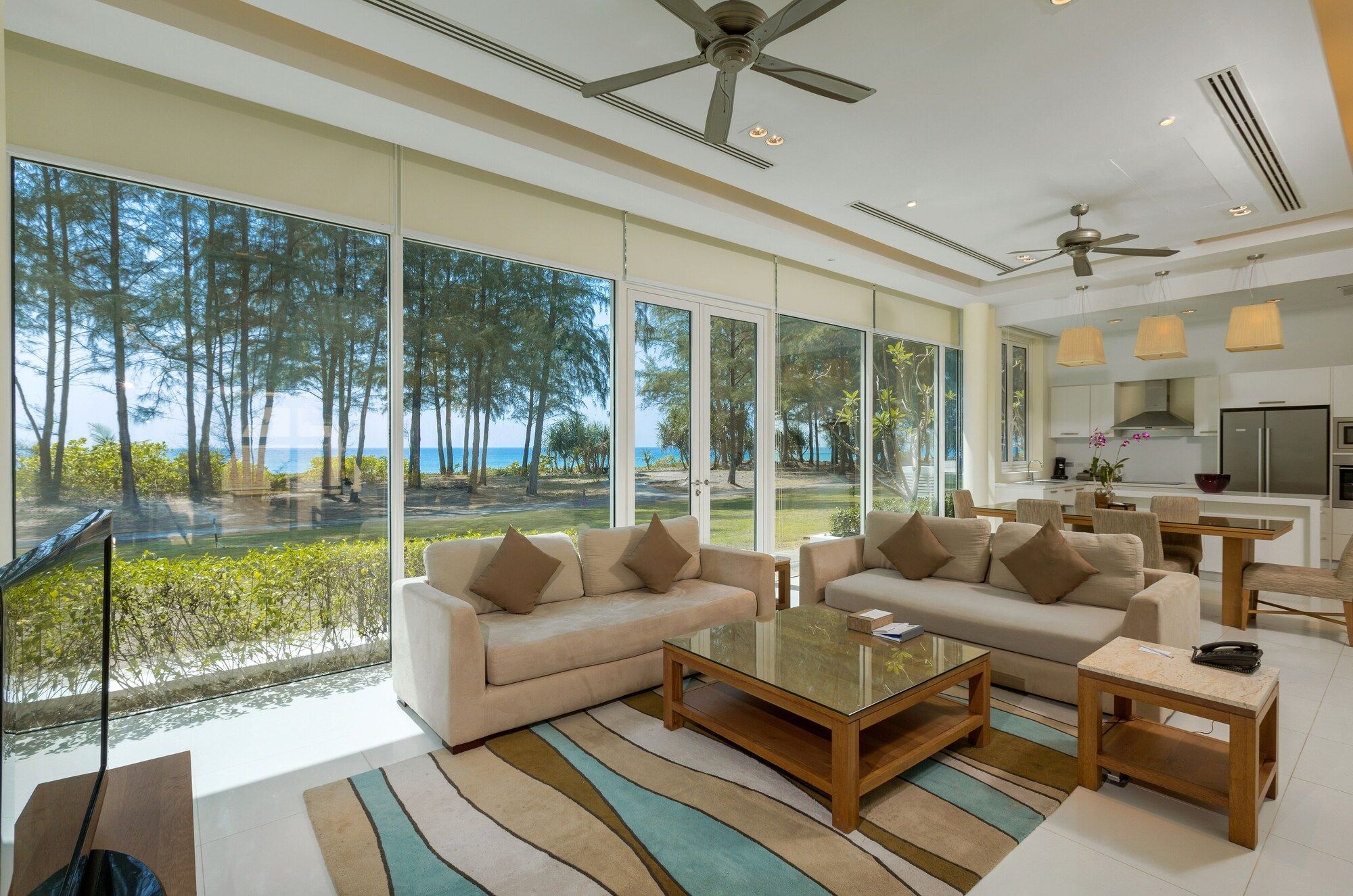 Splash Beach Resort Phuket Family-Friendly Water Park Resort Near Phuket Airport - מאי קאו - סלון