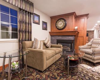 رمادا باي ويندام بورتلاند - بورتلاند (اوريغون) - غرفة معيشة