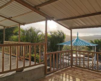 Panoramic Paradise - La Ferme - Balcon
