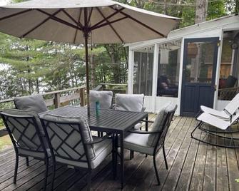 Bright, Beautiful Year Round Cottage on Paudash Lake - Highland Grove - Patio