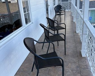 Harris Sea Ranch - Hampton Beach - Parveke