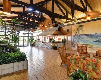 Second Floor Completely Remodeled Direct Ocean Front Studio with Gorgeous View! - Daytona Beach Shores - Hall d’entrée