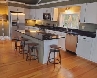 New Ocean View Home - Northport - Kitchen
