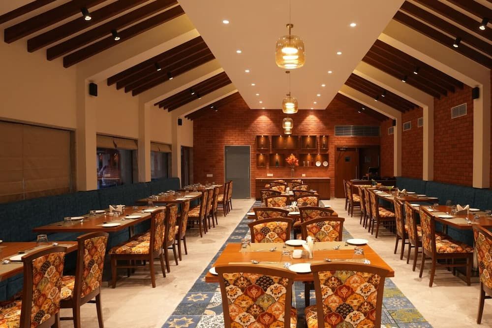 Shankus water park & Resort - Mahesāna - Restaurant