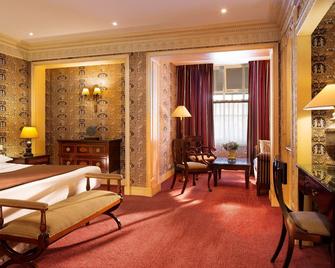 Hotel des Grands Hommes - Paris - Bedroom