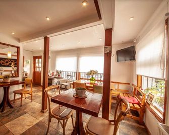 Innata Casa Hostal - Punta Arenas - Restaurant