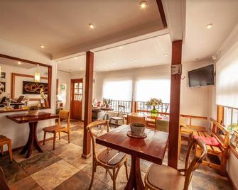 Innata Casa Hostal - פונטה ארנס - מסעדה