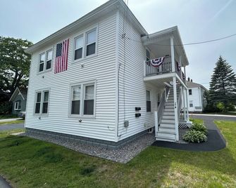1-bedroom Apt in Brunswick, walking distance to Bowdoin College & train station - Brunswick - Будівля