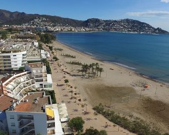 Inmosantos Oasis E2 - Roses - Spiaggia