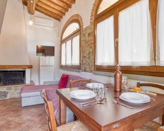 8 Bedroom Awesome Home In Arezzo - Arezzo - Dining room