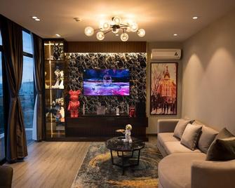 Bearbrick Homestay Near Beach, Csj Tower Apartment Vung Tau - Vung Tau - Lounge