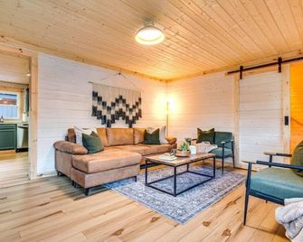 Rustic Ridge•hot Tub•outdoor Theater•evchrg•arcade - Stanley - Living room