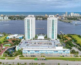 24th Floor With Stunning Endless Views - Holly Hill - Building