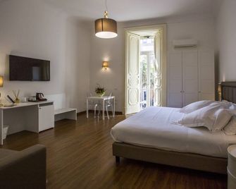 Napoli Class - Naples - Bedroom