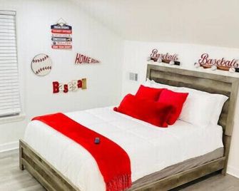 “New Listing” The Latest Luxurious Blue Cheetah!br4Bed 3Bath - Covington - Bedroom