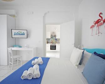 Petra Solis - San Pietro in Bevagna - Habitación