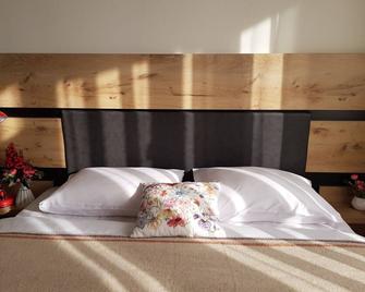 New Downtown Stylish Studio With Mt. Ararat View - Ereván - Habitación
