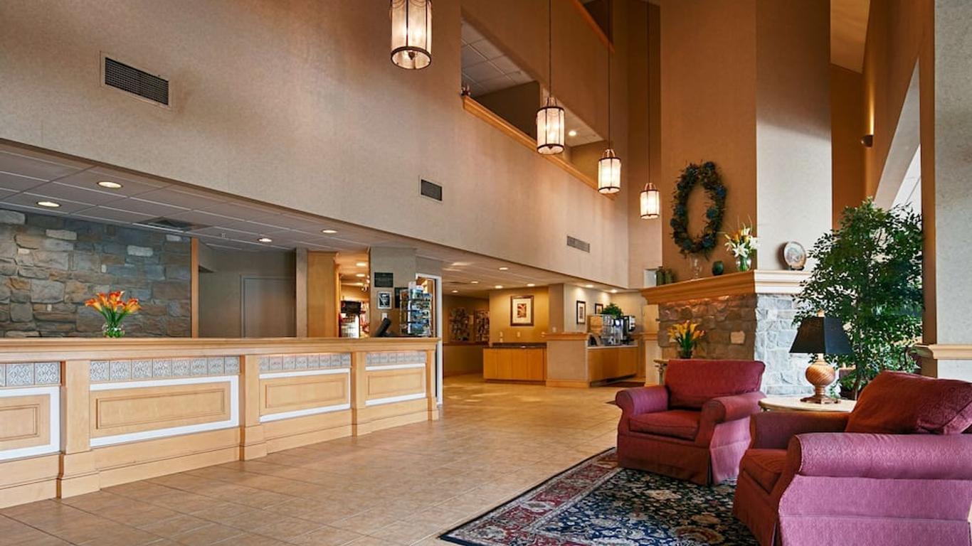 Best Western Plus Revere Inn & Suites