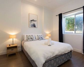 Dingo At White Gum Lodge - Fremantle - Bedroom