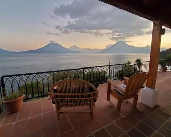 Casa Laguna: Best View In The World - Santa Cruz La Laguna - Balkong