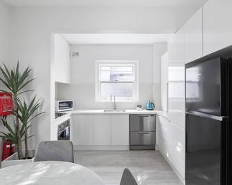 Stylish Bondi Beachside Abode - Bondi Beach - Cocina